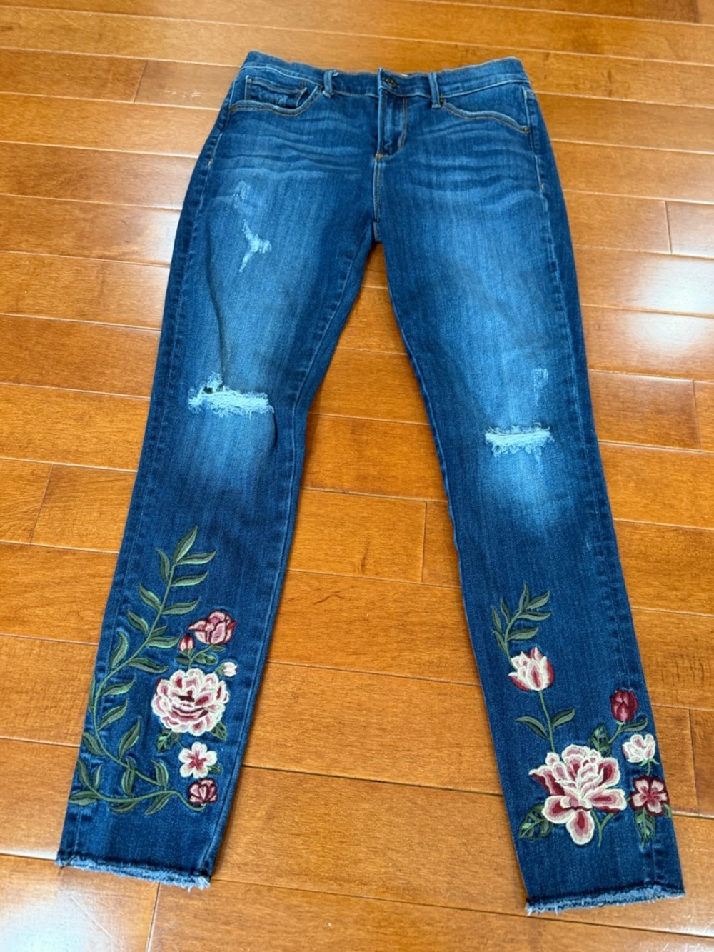 DRIFTWOOD Cotton Blend Blue w Embroidered Flowers Jackie Skinny Jeans Sz. 28